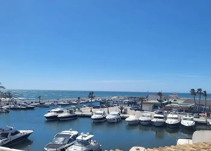 Casita Junto Al Mar En El Puerto De Cabopino Marbella